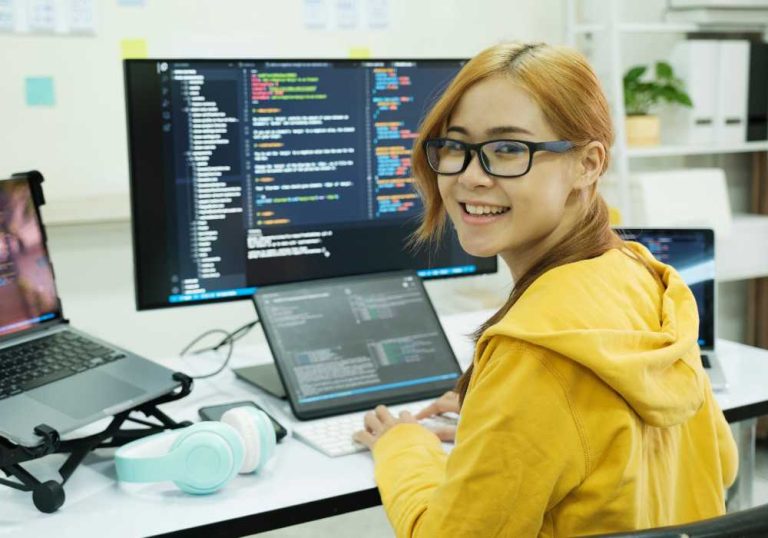 Skill Programming: Arti, Manfaat, Jenis, dan Cara Meningkatkannya