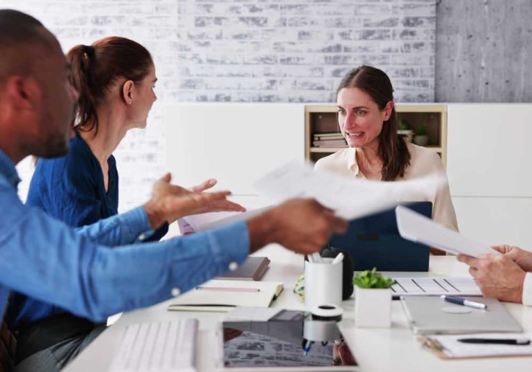 Work Life Conflict: Penyebab, Dampak, dan Cara Mengatasinya