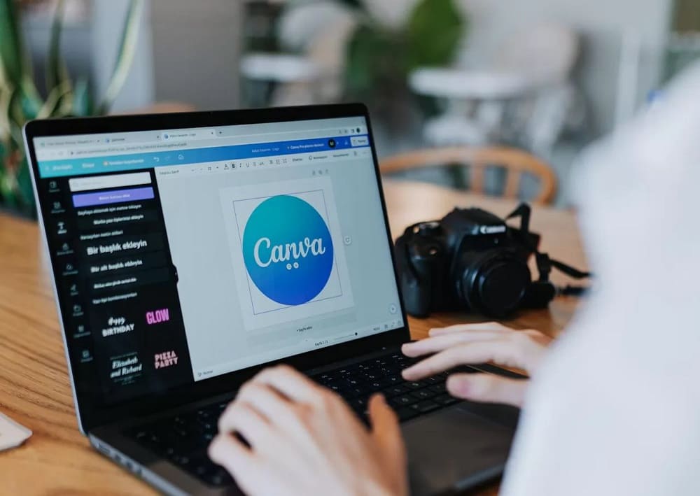 membuat CV di Canva