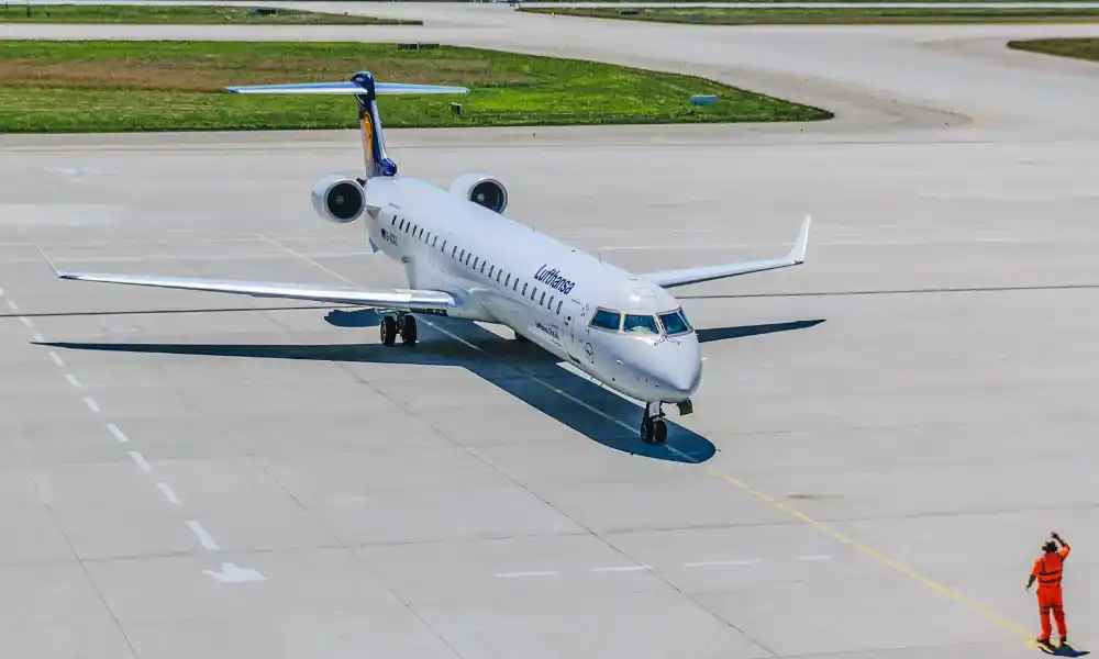 gaji tukang parkir pesawat