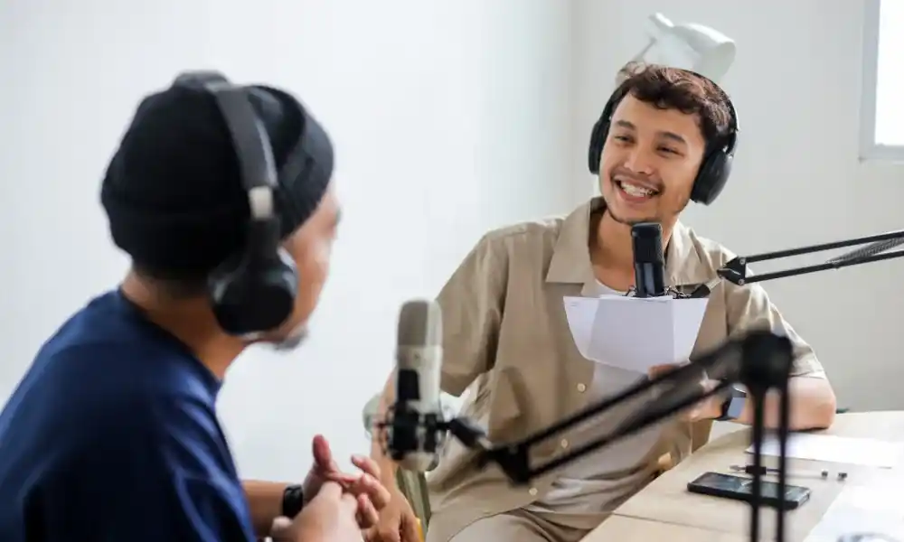 gaji penyiar radio
