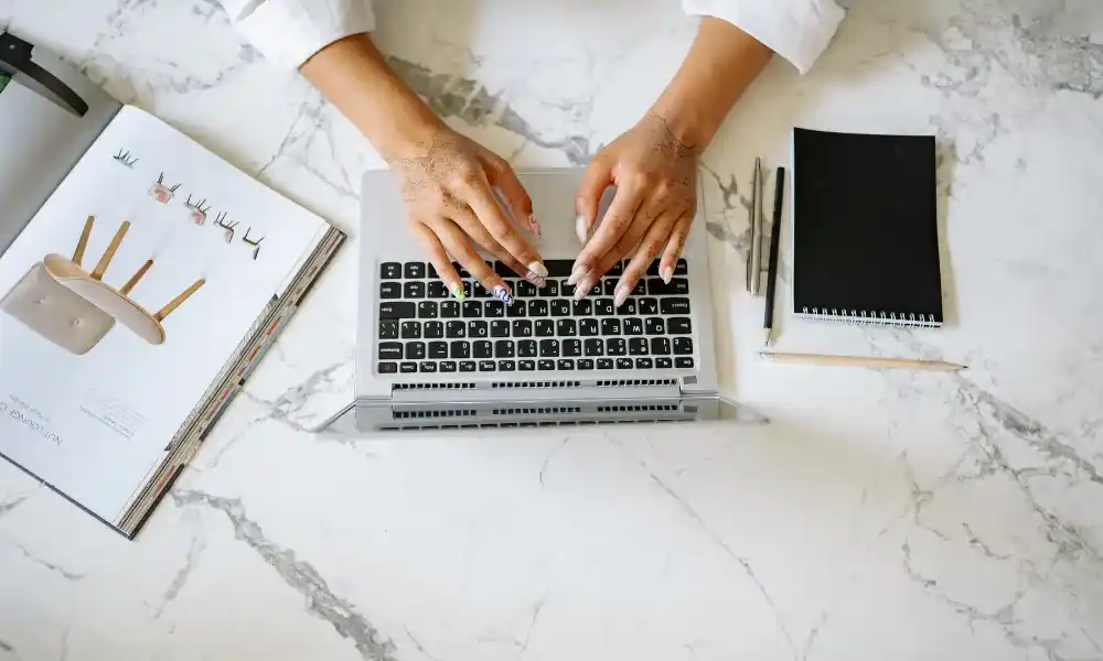 gaji editor buku