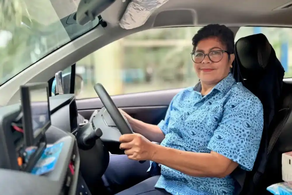 gaji driver bluebird