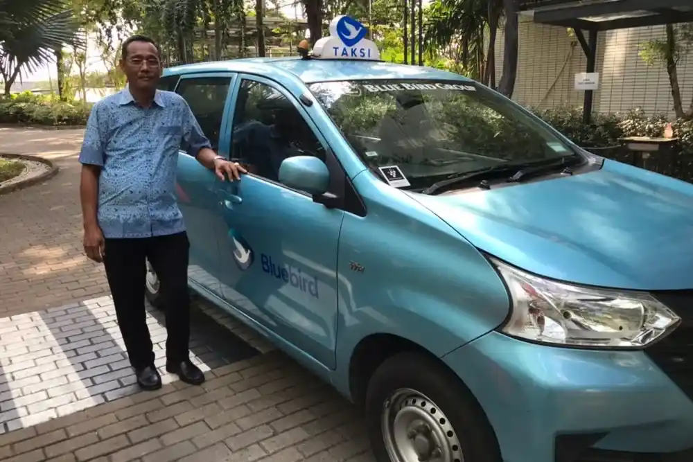 gaji driver bluebird